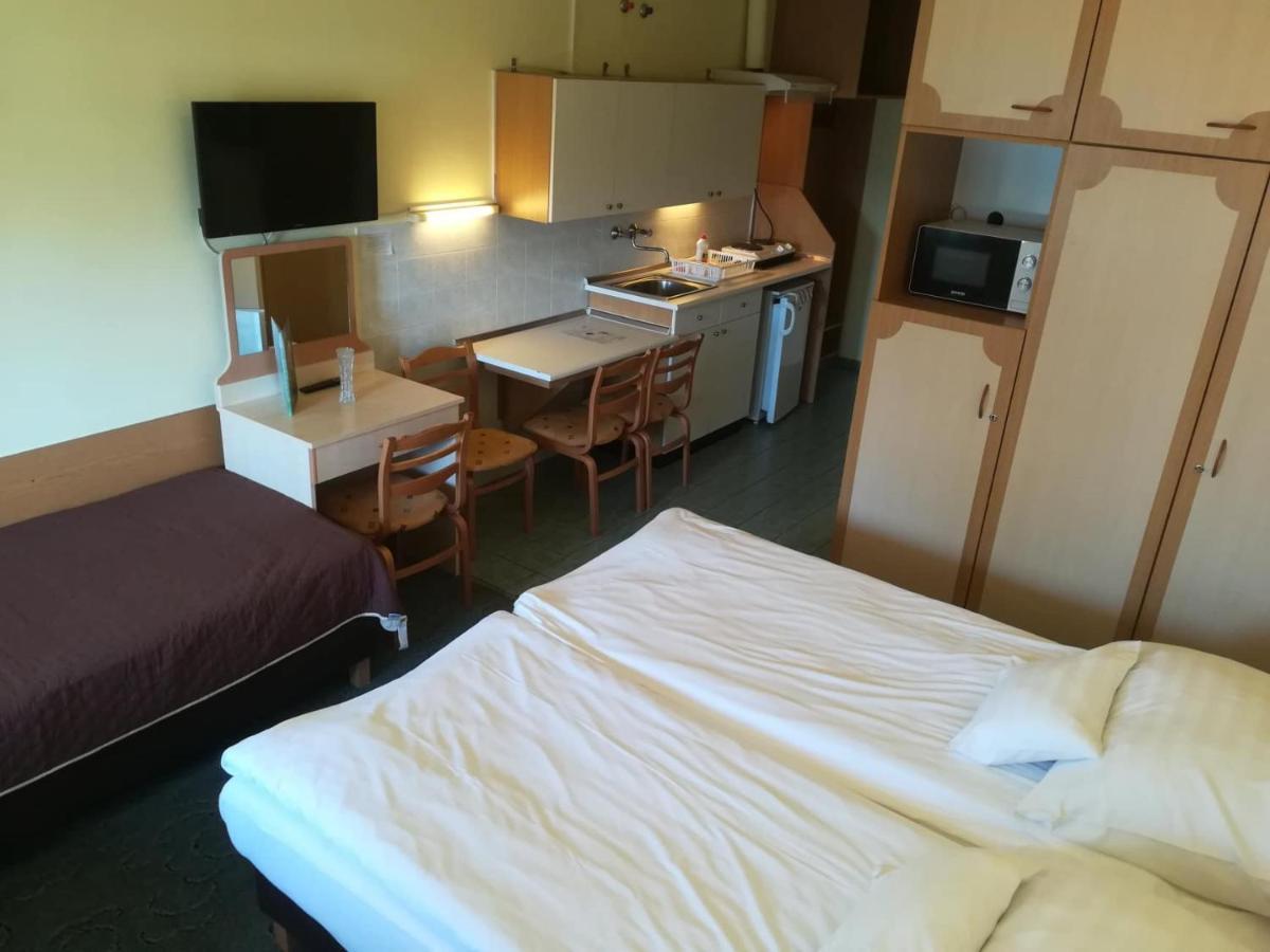 Hőforrás Hotel Gyula Esterno foto