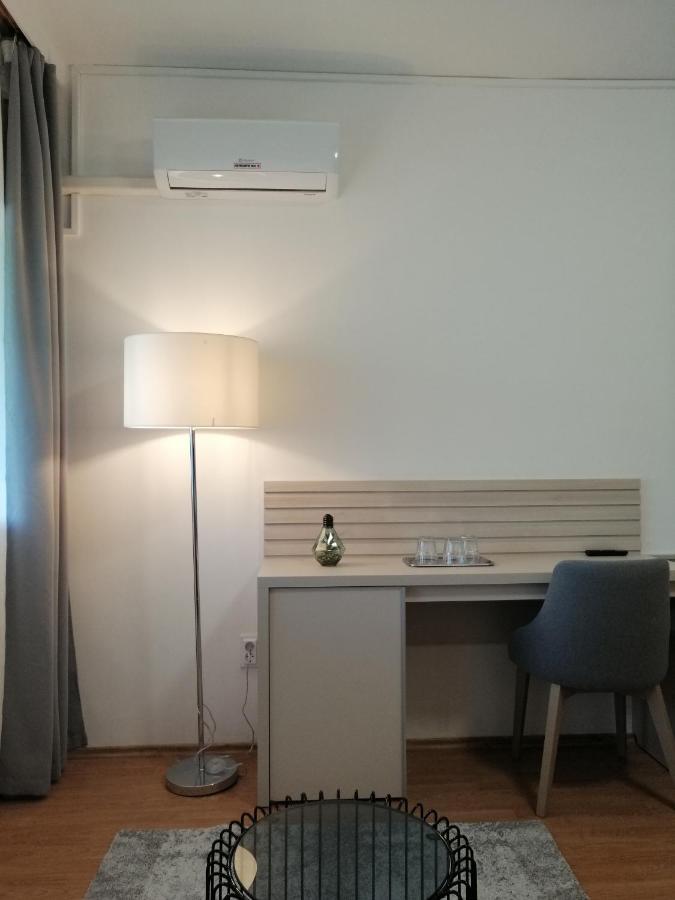 Hőforrás Hotel Gyula Esterno foto