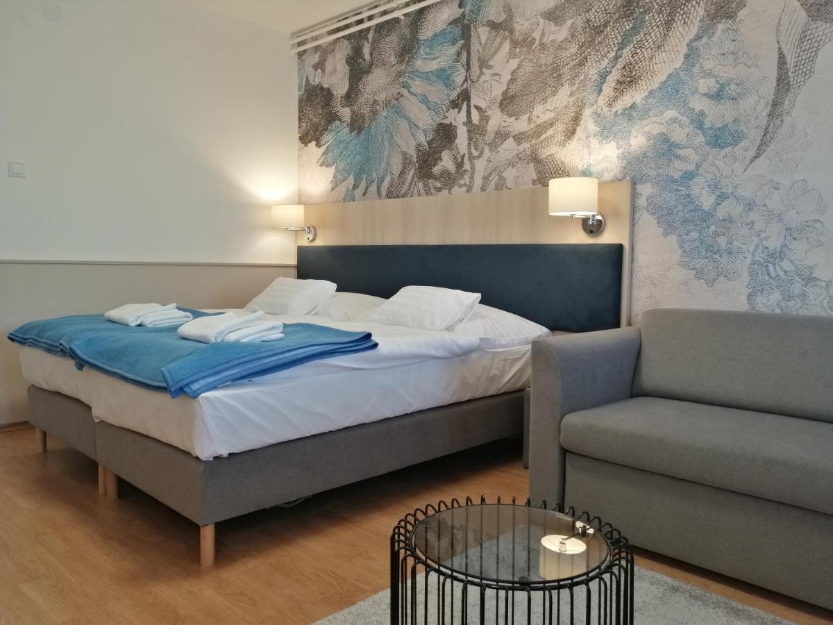 Hőforrás Hotel Gyula Esterno foto