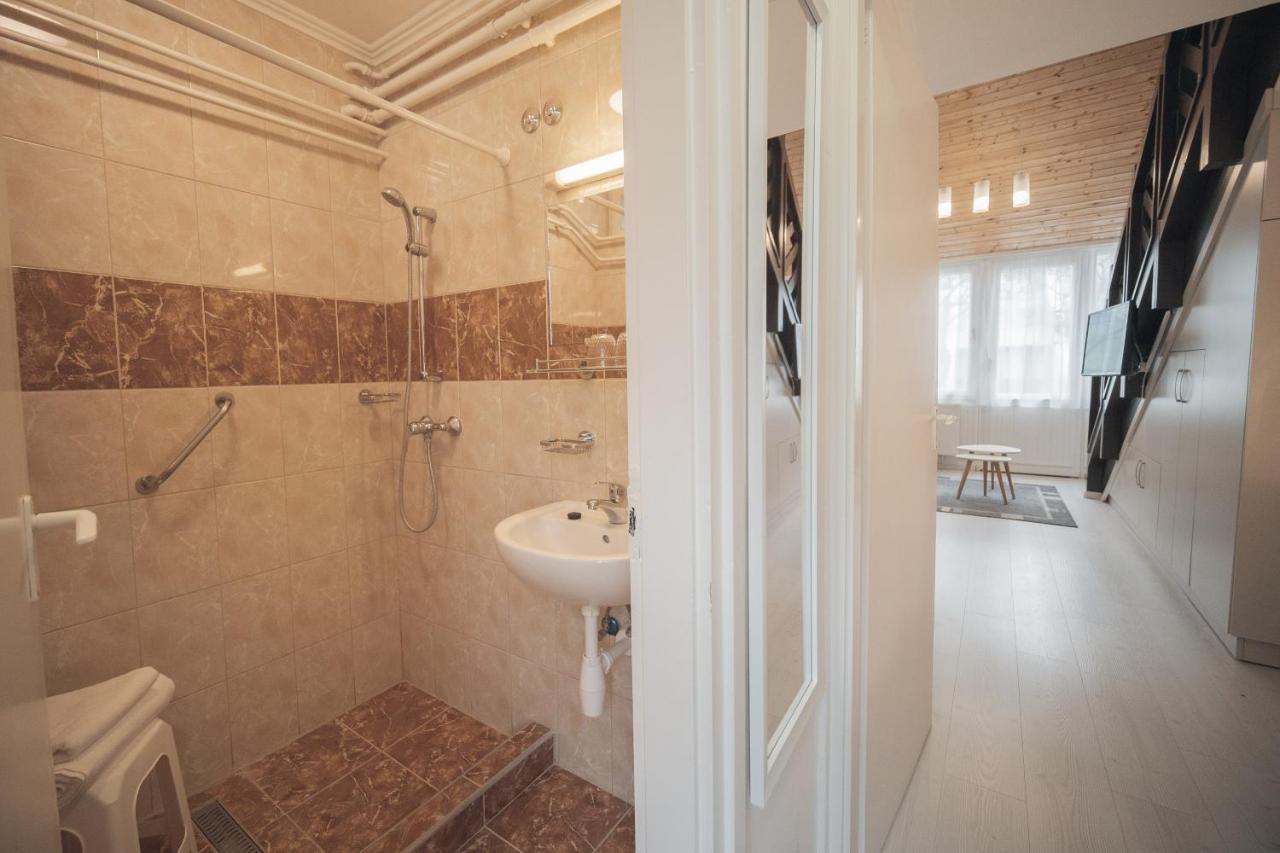 Hőforrás Hotel Gyula Esterno foto