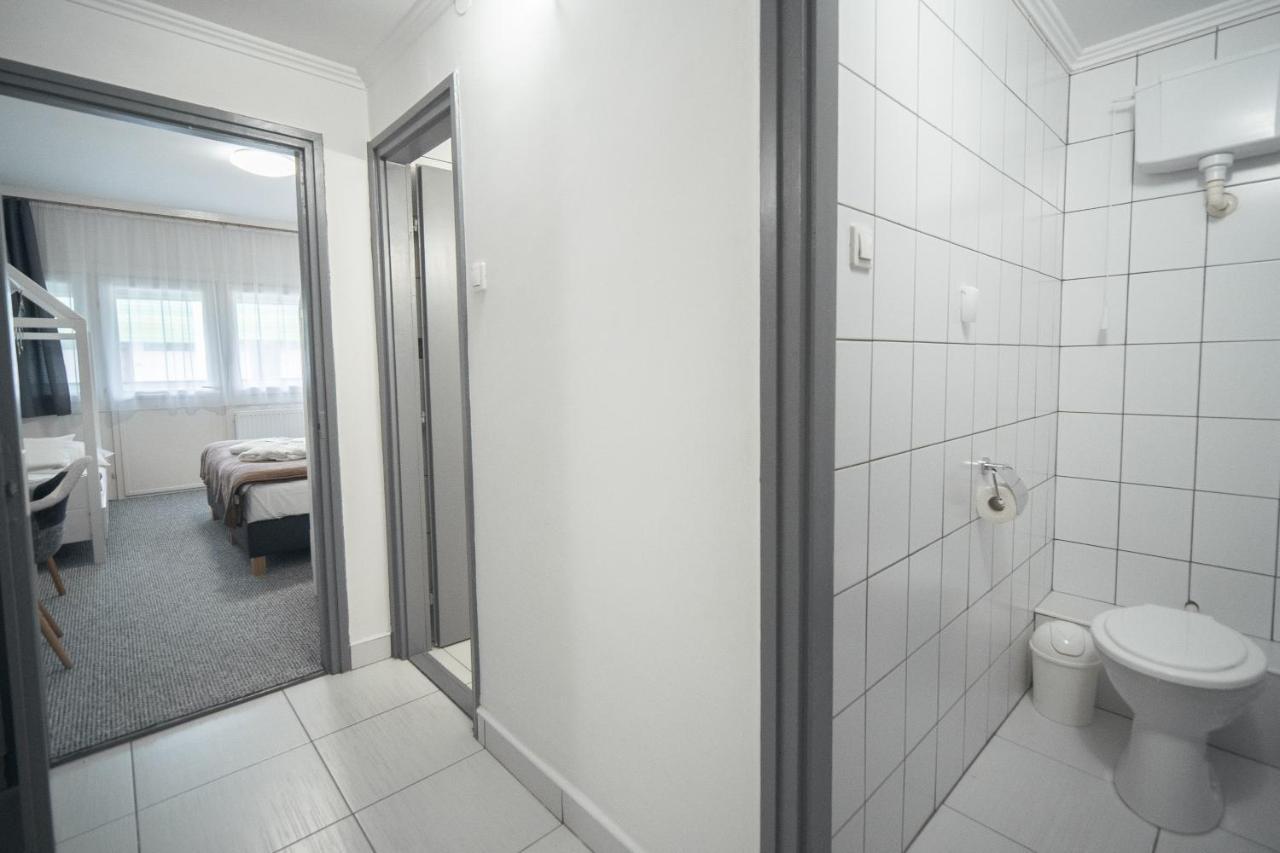 Hőforrás Hotel Gyula Esterno foto