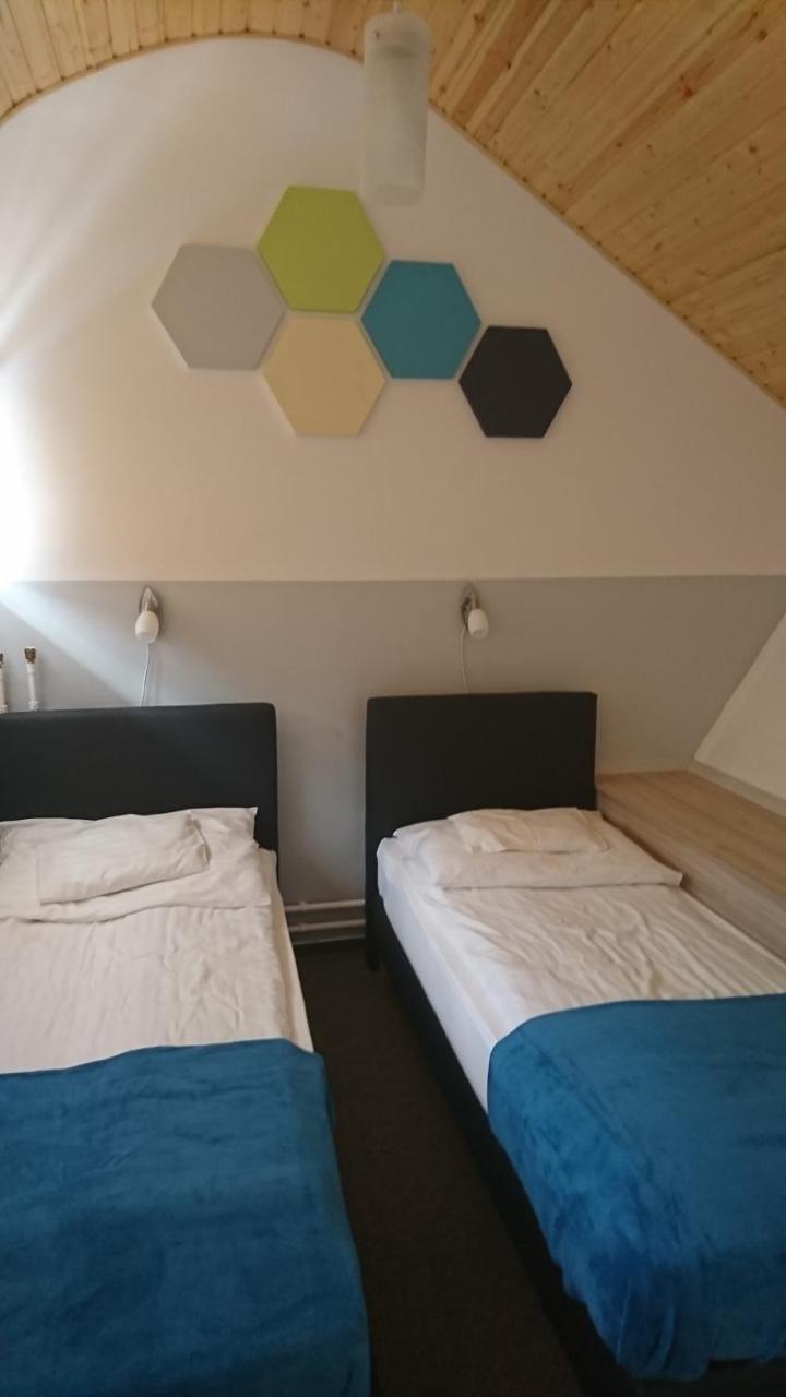 Hőforrás Hotel Gyula Esterno foto